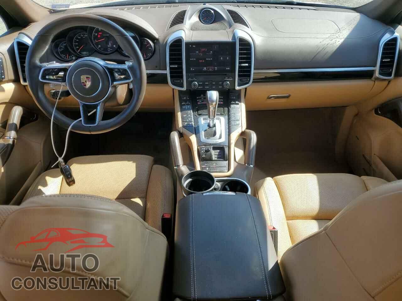 PORSCHE CAYENNE 2017 - WP1AA2A28HKA83950