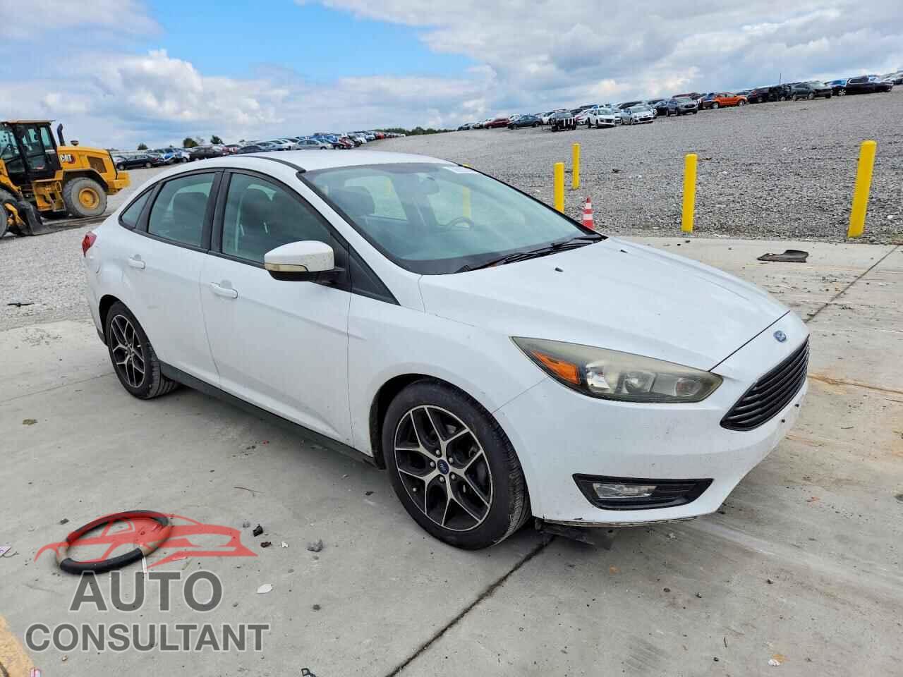FORD FOCUS 2017 - 1FADP3FE8HL273057