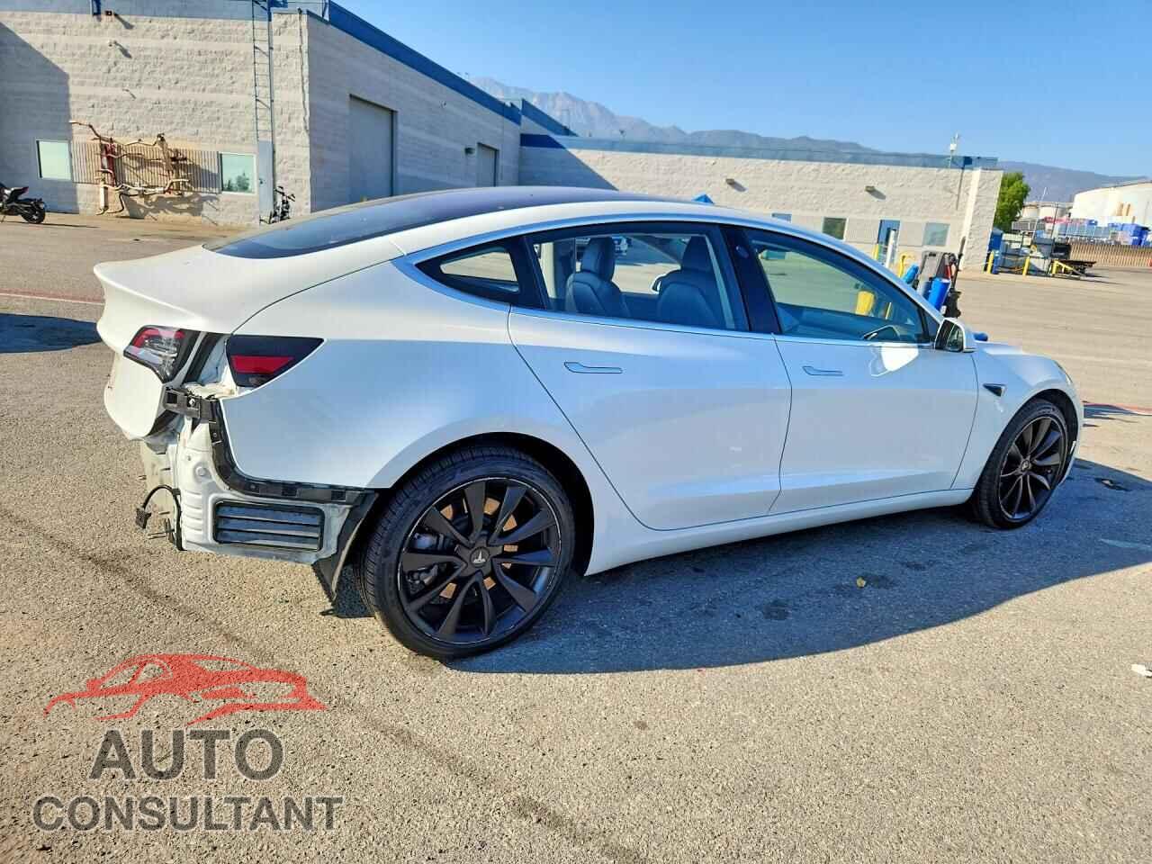 TESLA MODEL 3 2018 - 5YJ3E1EA8JF040450