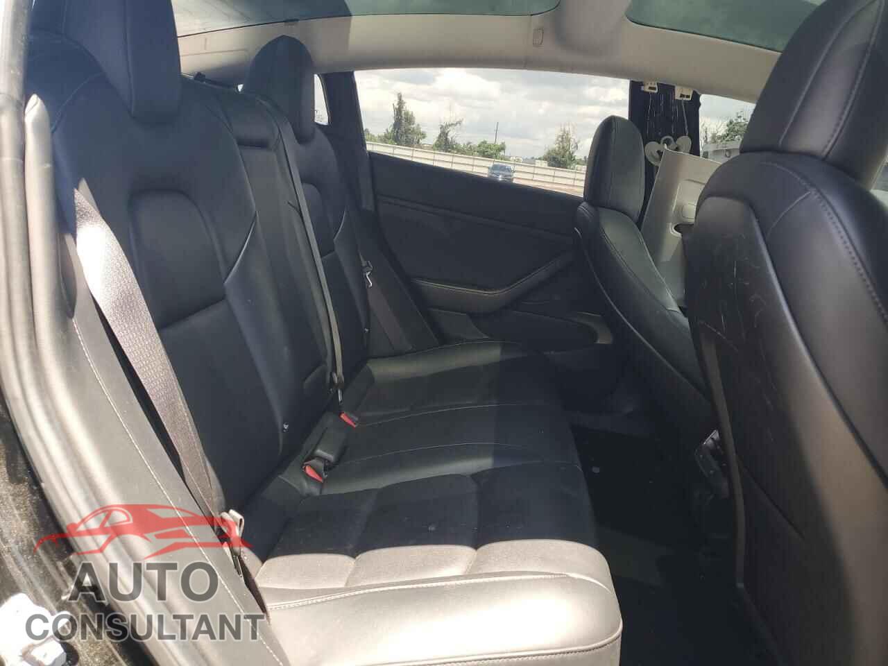 TESLA MODEL 3 2018 - 5YJ3E1EA7JF016057
