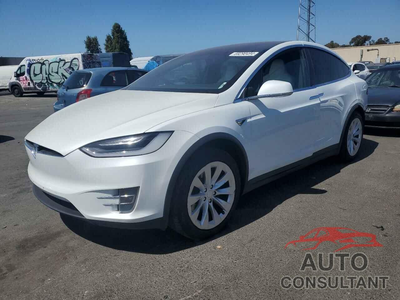 TESLA MODEL X 2018 - 5YJXCAE28JF123117