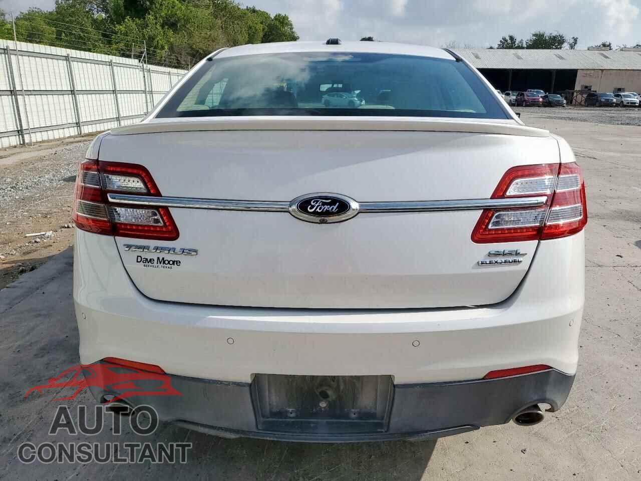 FORD TAURUS 2015 - 1FAHP2E82FG111969