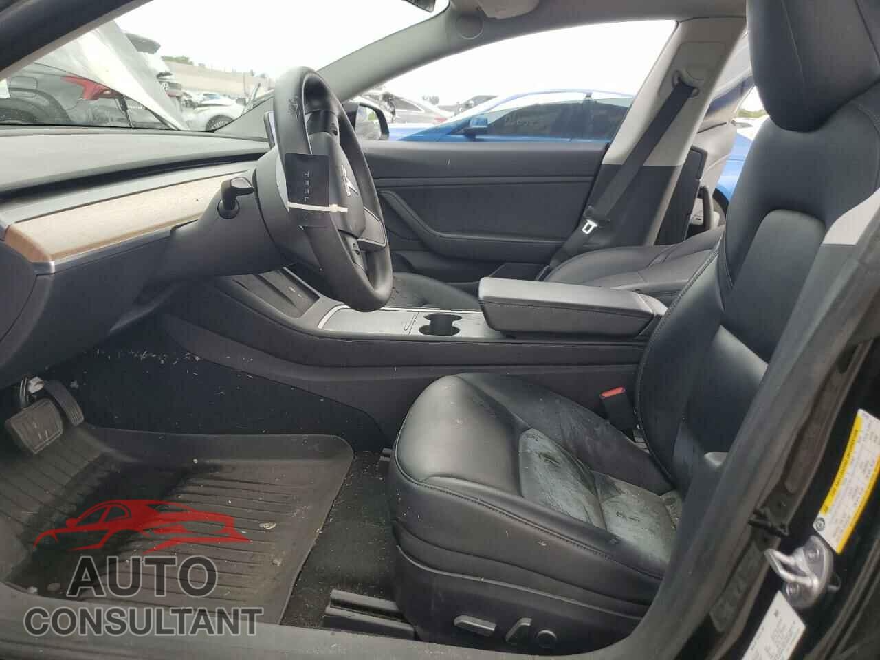 TESLA MODEL 3 2021 - 5YJ3E1EA5MF875703