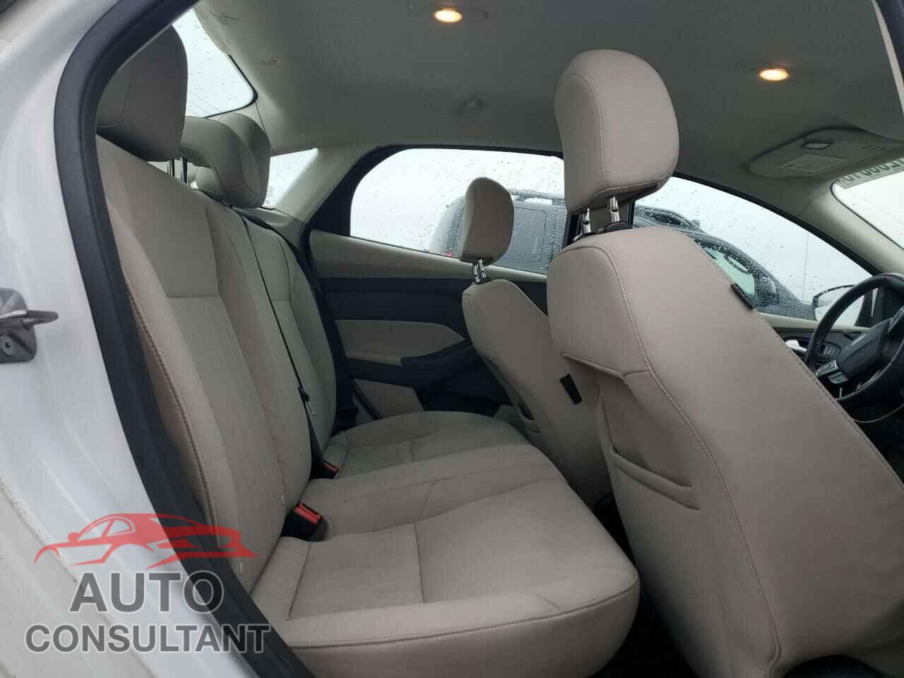 FORD FOCUS 2015 - 1FADP3F2XFL298657