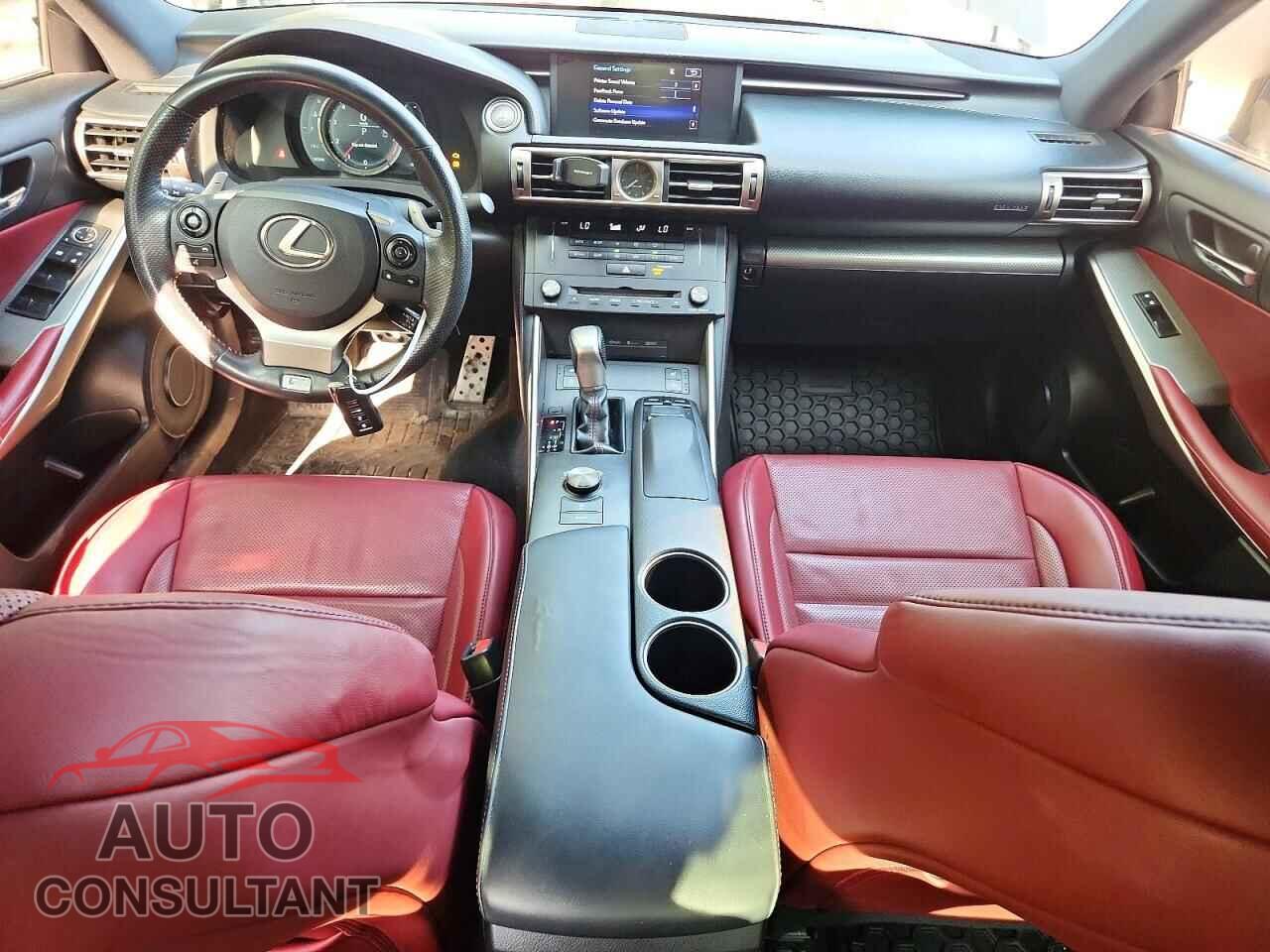 LEXUS IS 2015 - JTHCF1D28F5017541