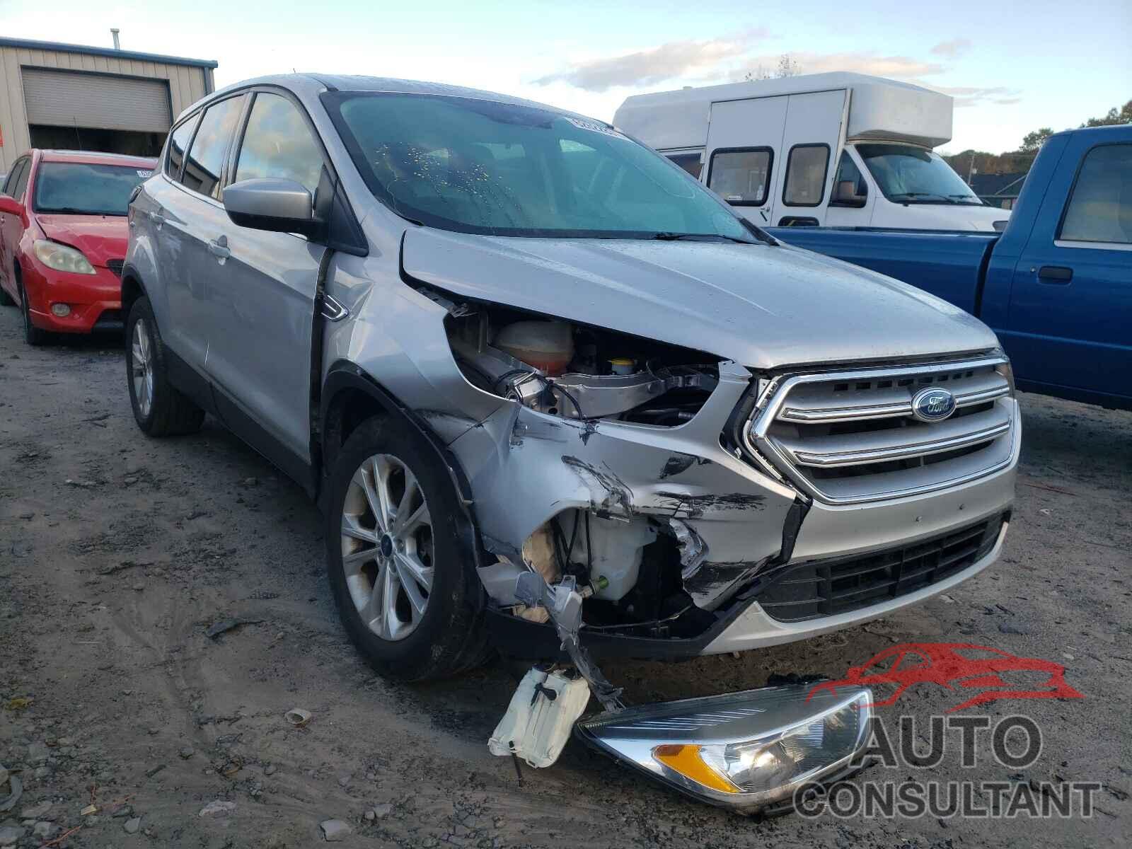 FORD ESCAPE 2017 - 1FMCU9G9XHUC03486