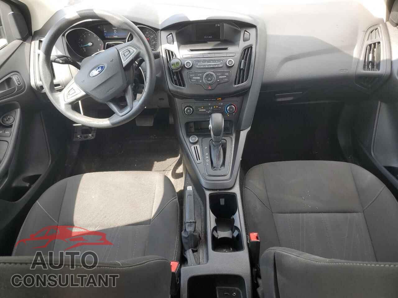 FORD FOCUS 2017 - 1FADP3E26HL312185