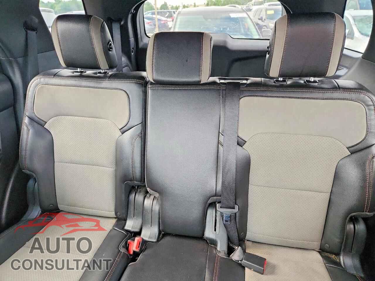 FORD EXPLORER 2017 - 1FM5K7D88HGC75669