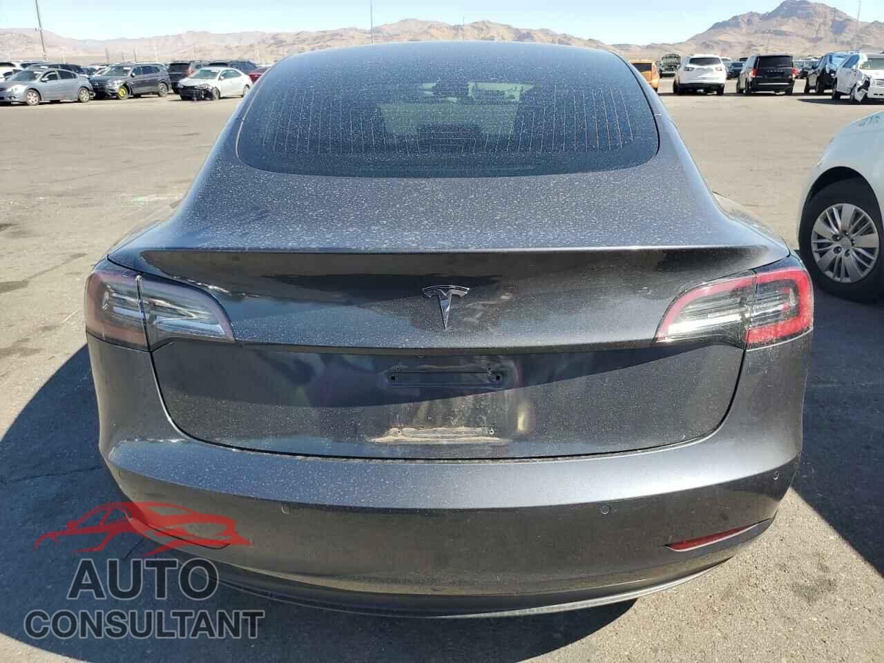TESLA MODEL 3 2018 - 5YJ3E1EA9JF052042