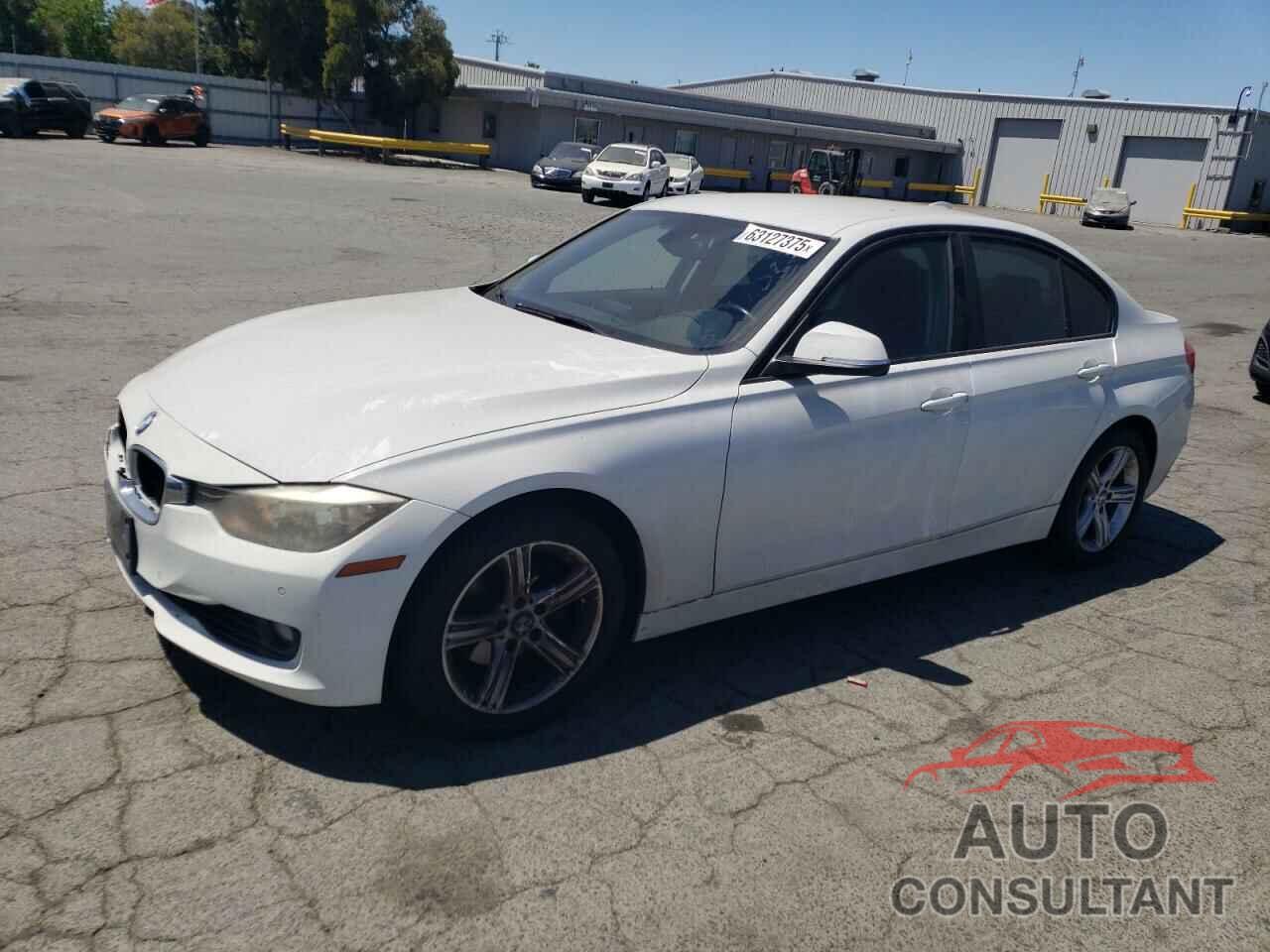 BMW 3 SERIES 2013 - WBA3C1G53DNR47454