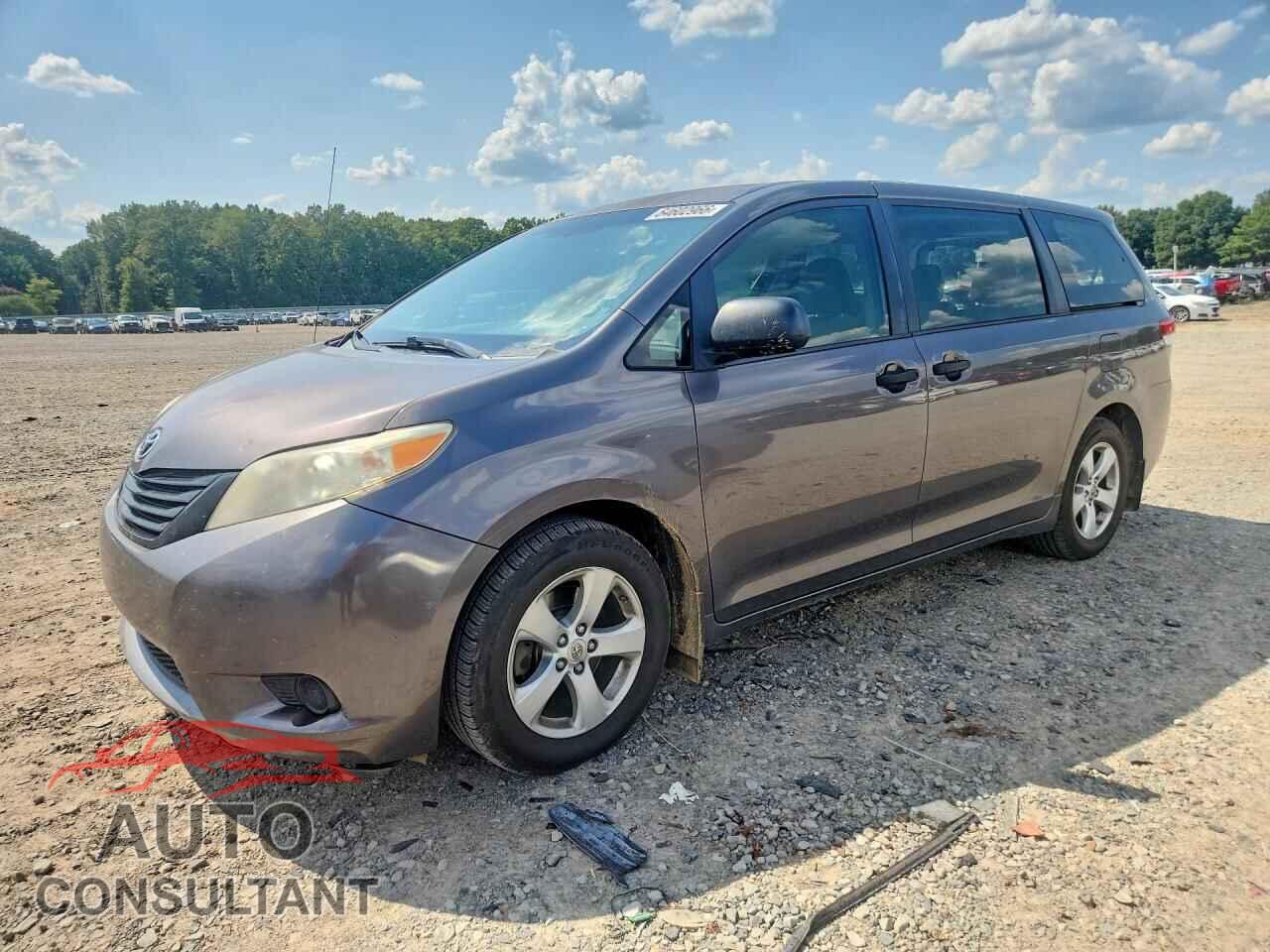 TOYOTA SIENNA 2013 - 5TDZK3DC8DS398536