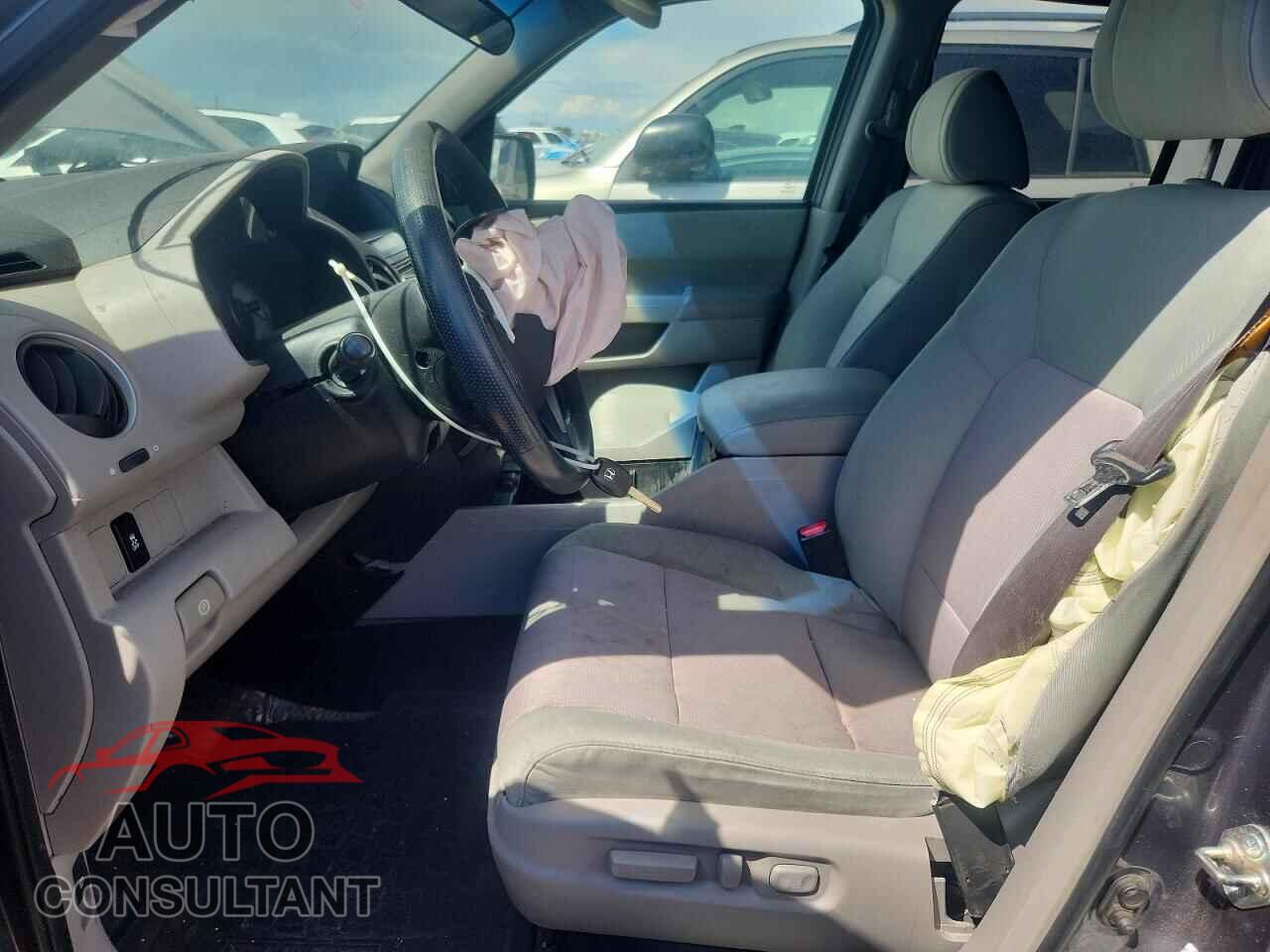 HONDA PILOT 2015 - 5FNYF4H39FB067357