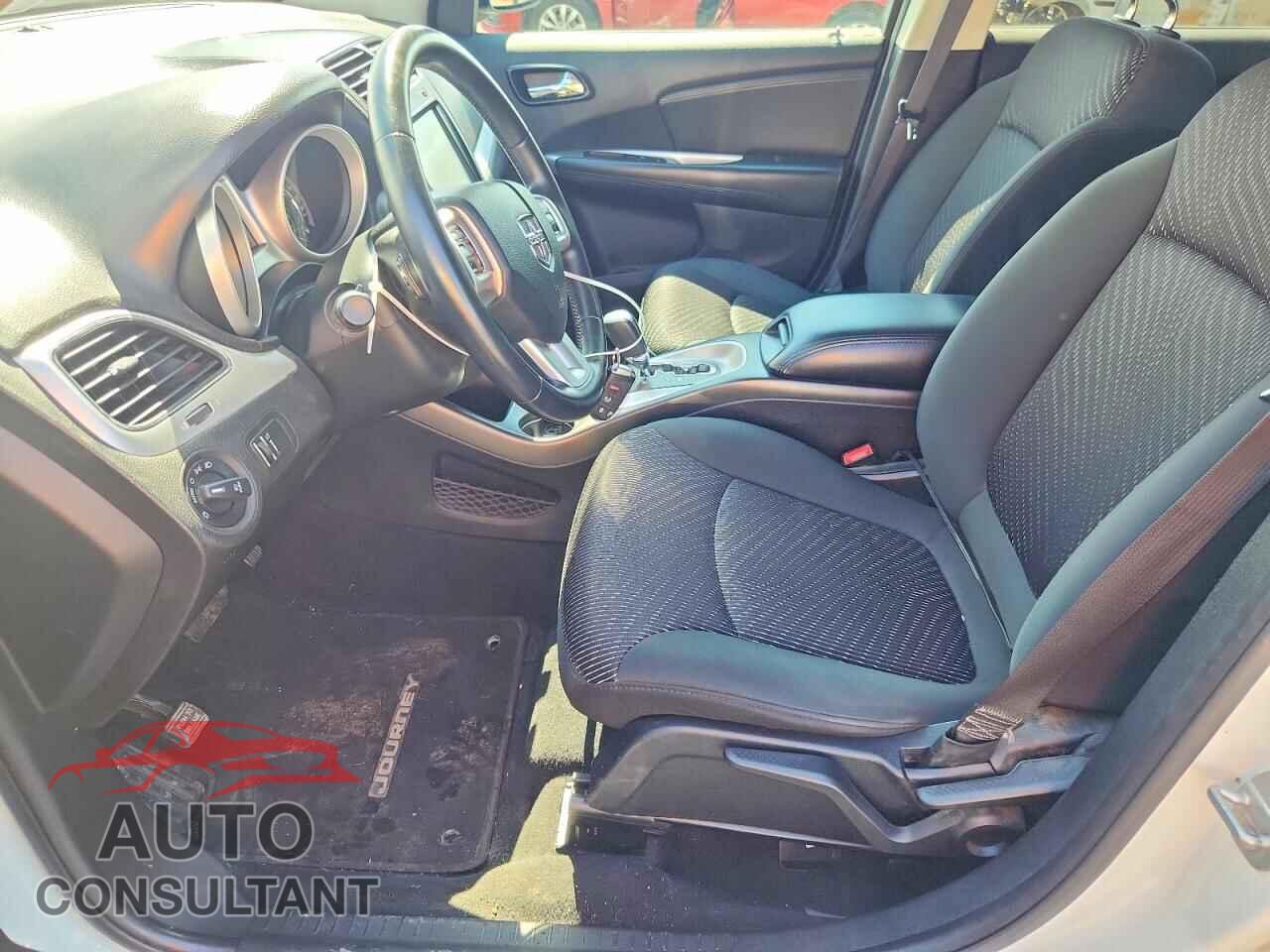 DODGE JOURNEY 2015 - 3C4PDCCG1FT754386