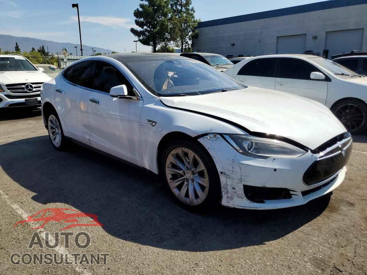 TESLA MODEL S 2015 - 5YJSA1E12FF115562