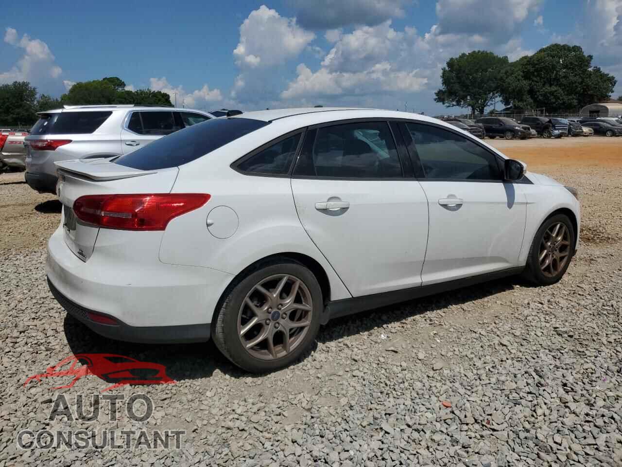 FORD FOCUS 2015 - 1FADP3F20FL224583