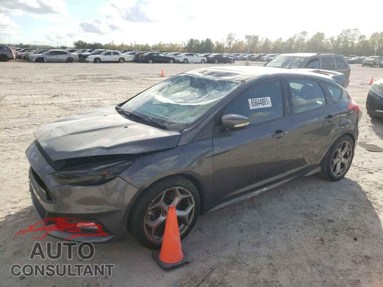 FORD FOCUS 2015 - 1FADP3L98FL256229