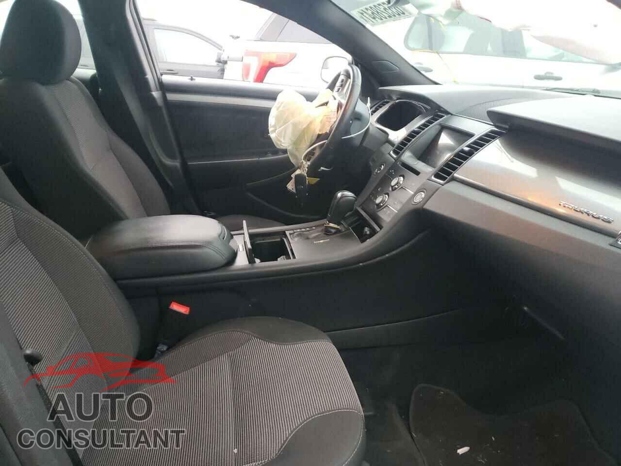 FORD TAURUS 2017 - 1FAHP2E89HG127637