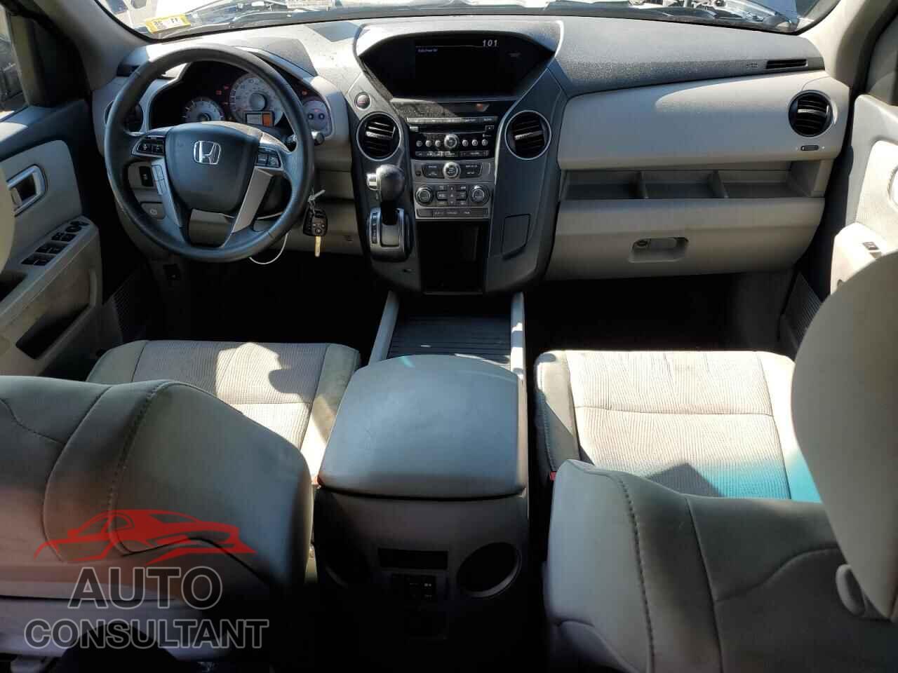 HONDA PILOT 2015 - 5FNYF4H49FB024114