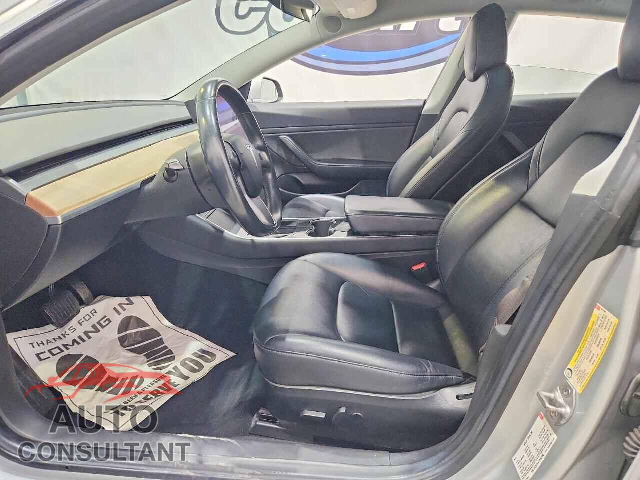 TESLA MODEL 3 2018 - 5YJ3E1EA7JF061290