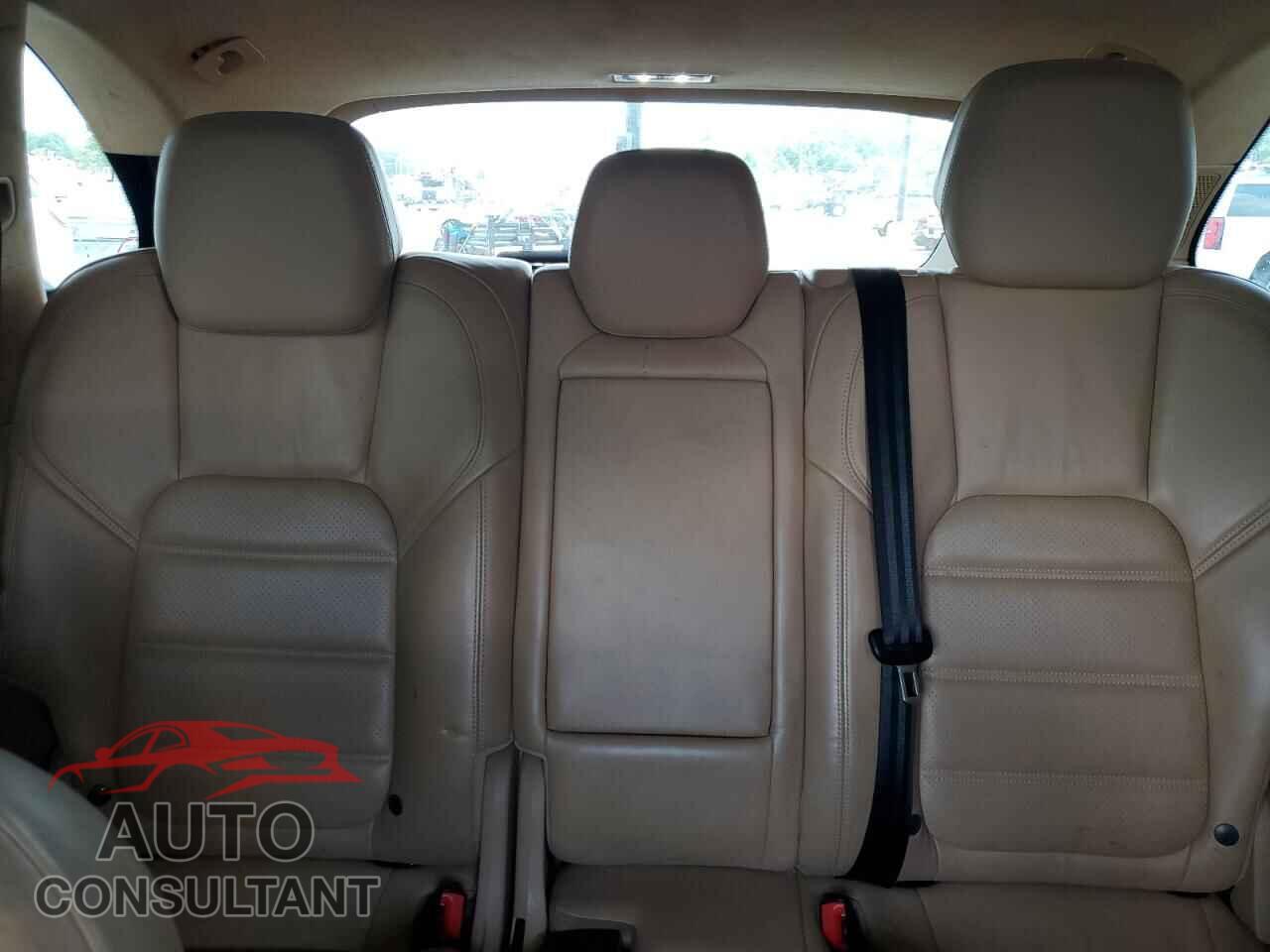 PORSCHE CAYENNE 2016 - WP1AD2A25GLA72680