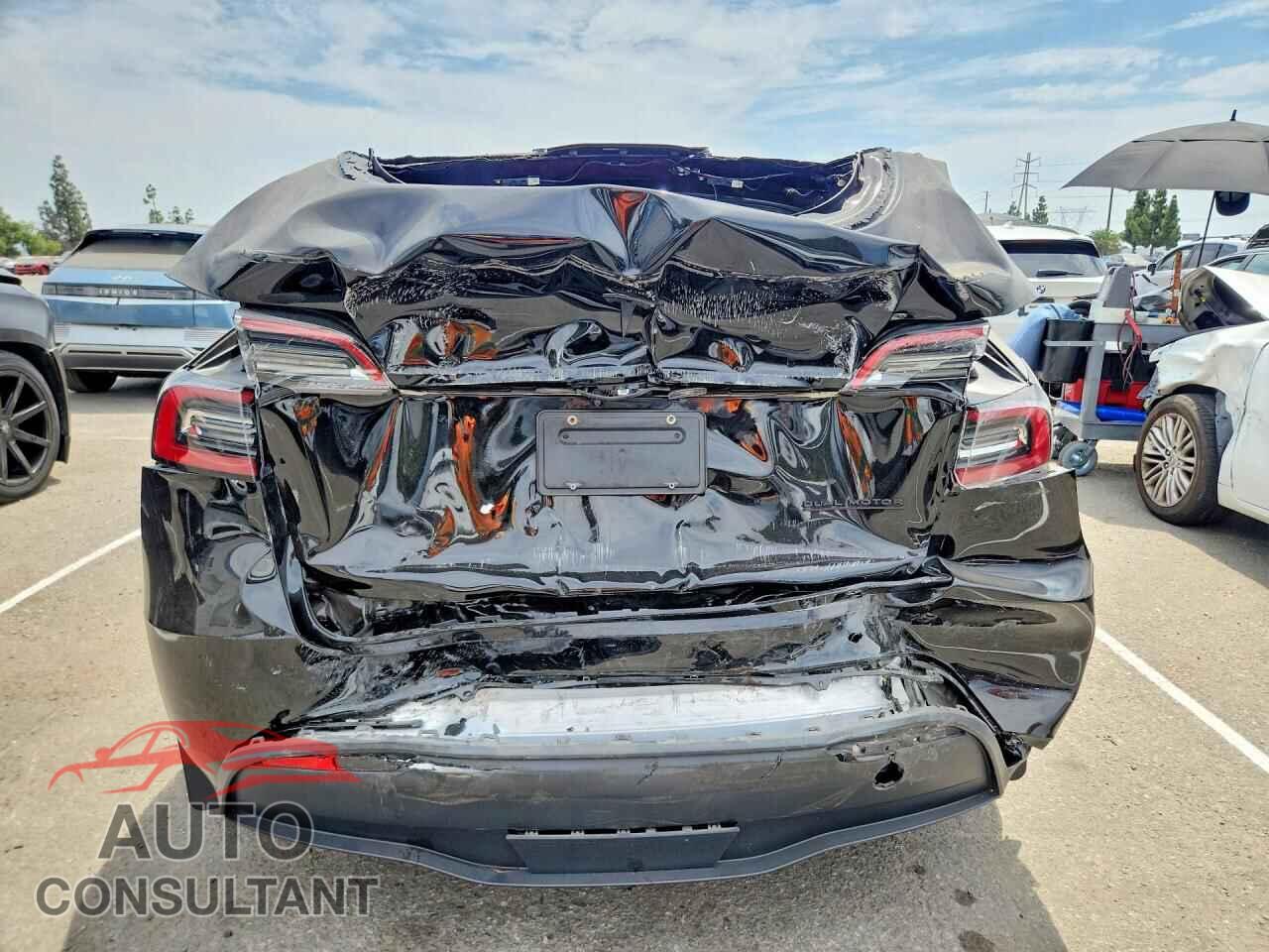 TESLA MODEL Y 2023 - 7SAYGDEF2PF659683