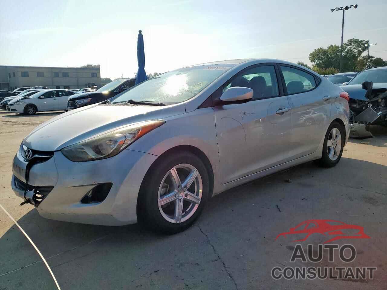HYUNDAI ELANTRA 2013 - 5NPDH4AE4DH238129