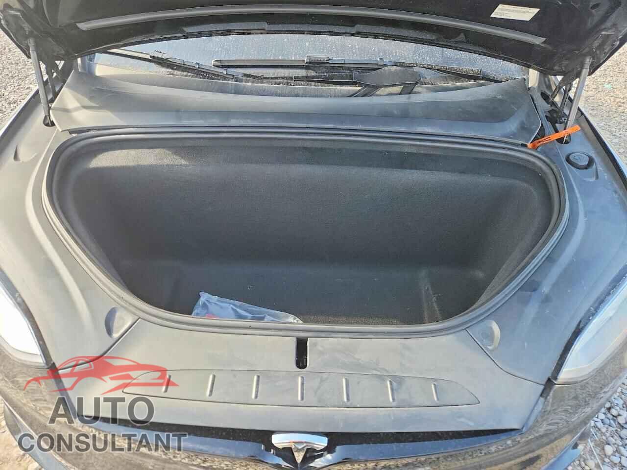 TESLA MODEL X 2023 - 7SAXCBE55PF370400