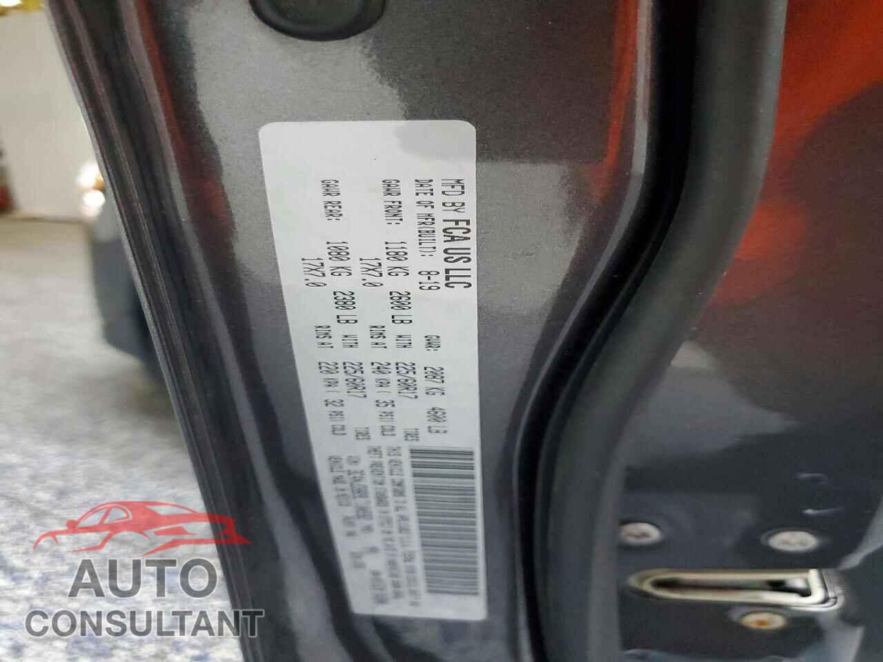 JEEP COMPASS 2020 - 3C4NJDBB9LT100582