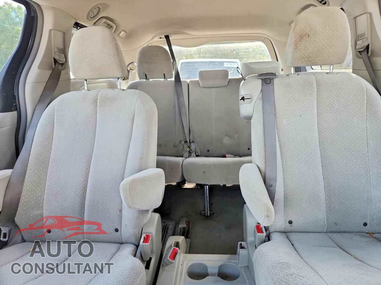 TOYOTA SIENNA 2011 - 5TDKK3DC0BS007099