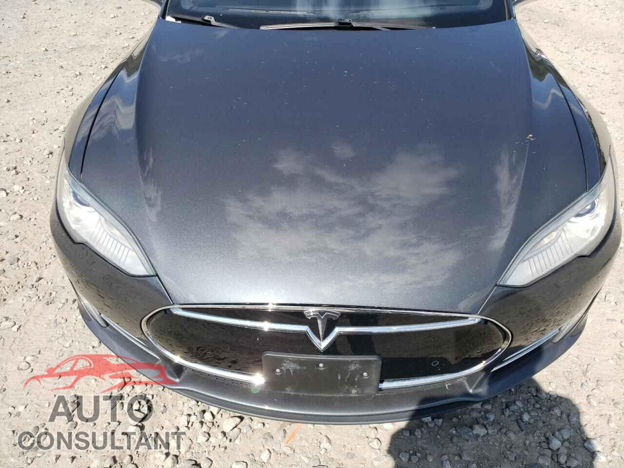 TESLA MODEL S 2015 - 5YJSA1E22FF112492