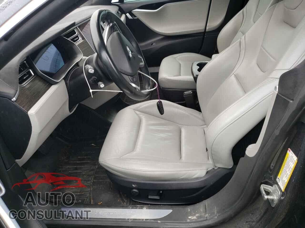 TESLA MODEL S 2015 - 5YJSA1E22FF112492