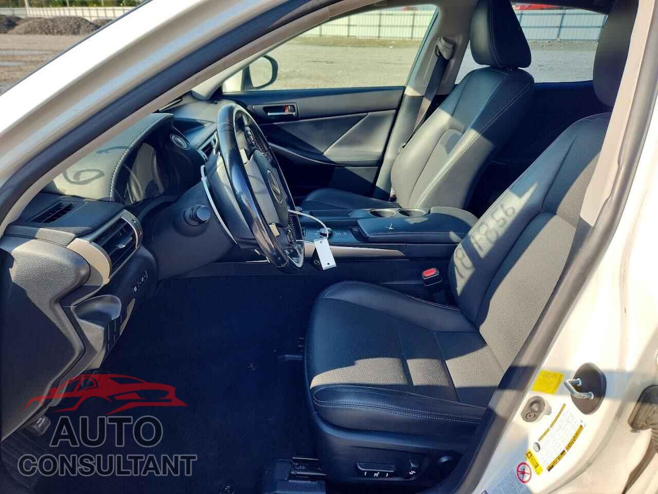 LEXUS IS 2016 - JTHBA1D20G5029128