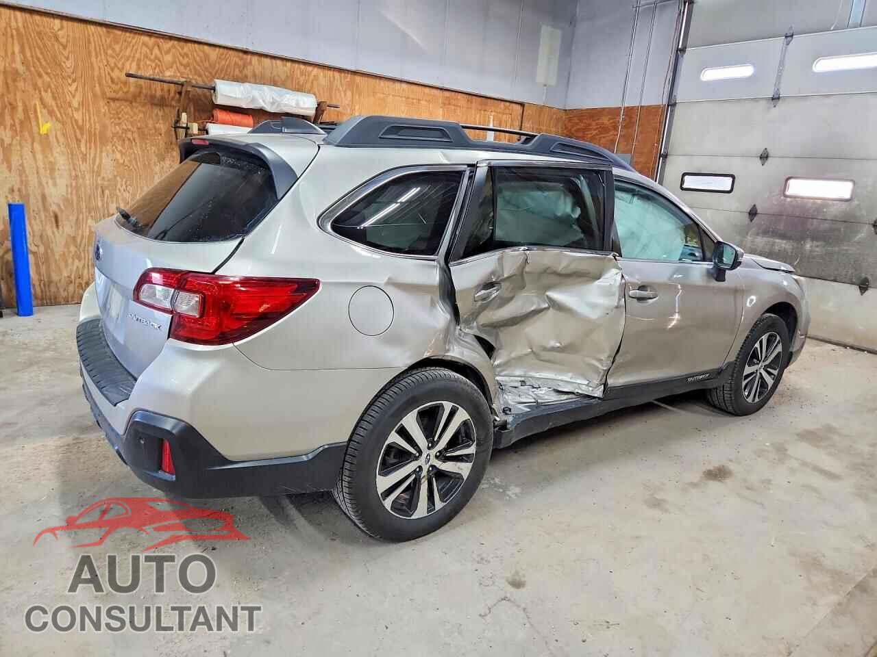SUBARU OUTBACK 2018 - 4S4BSANC4J3369130
