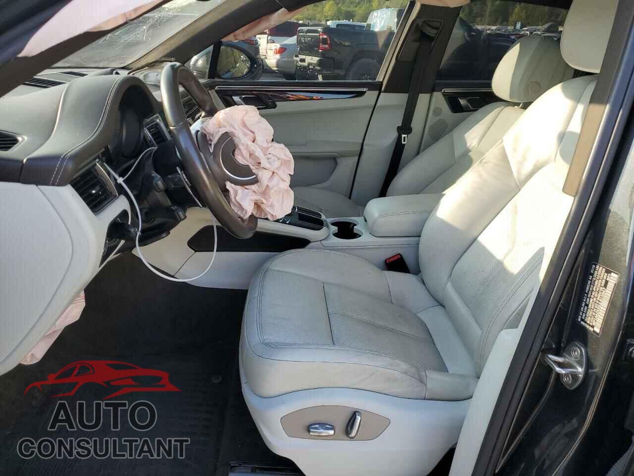 PORSCHE MACAN 2018 - WP1AA2A59JLB15847