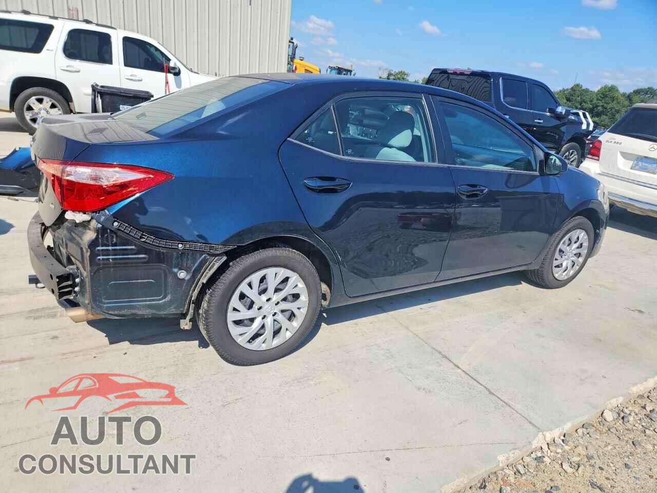 TOYOTA COROLLA 2018 - 5YFBURHE6JP819829