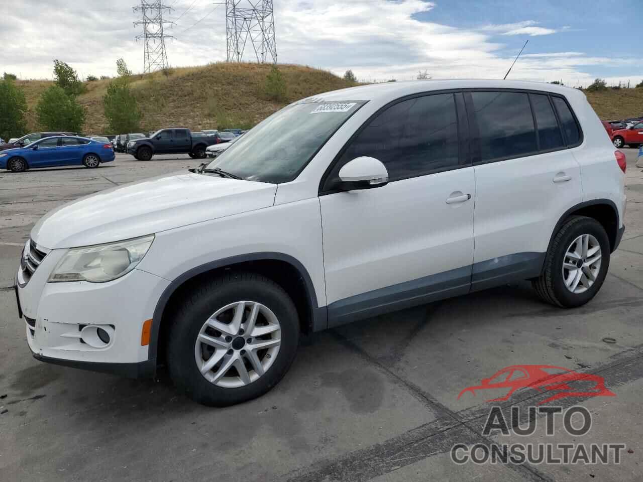 VOLKSWAGEN TIGUAN 2011 - WVGBV7AX4BW550179