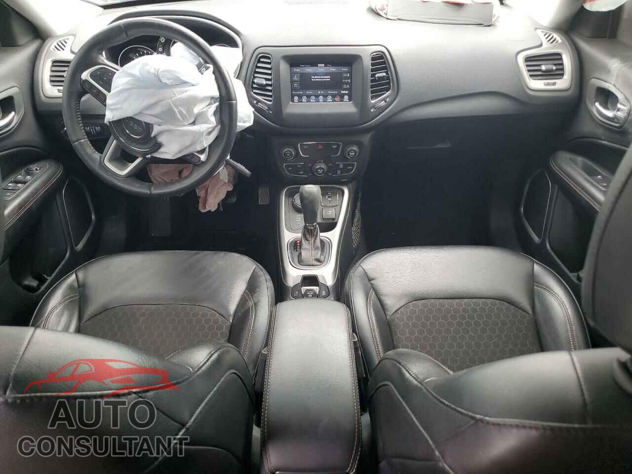 JEEP COMPASS 2018 - 3C4NJDBB5JT142387