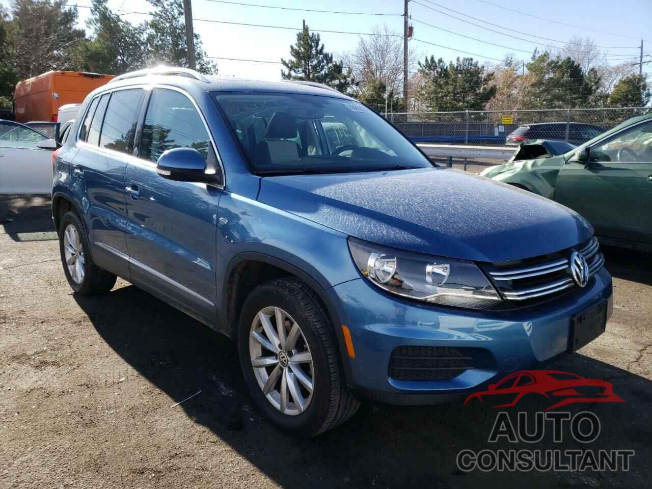 VOLKSWAGEN TIGUAN 2017 - WVGSV7AX4HK026000