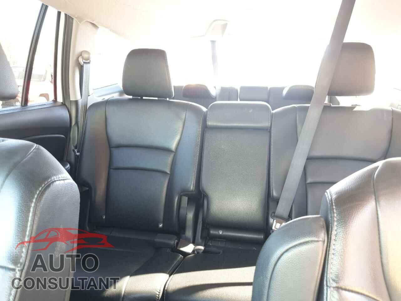HONDA PILOT 2019 - 5FNYF6H54KB071629