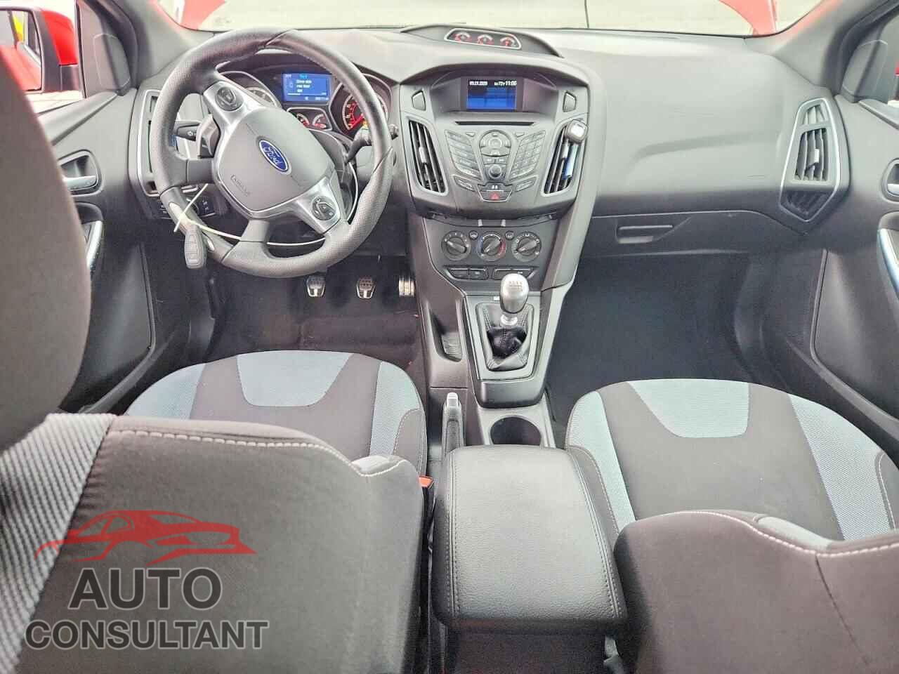 FORD FOCUS 2014 - 1FADP3L94EL197002