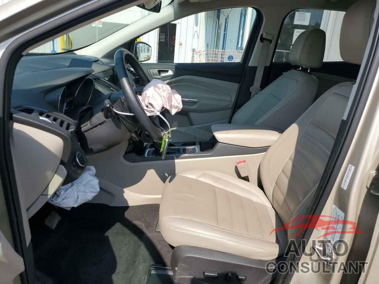 FORD ESCAPE 2017 - 1FMCU9J98HUB57598