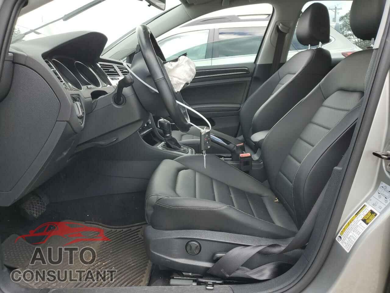 VOLKSWAGEN GOLF 2017 - 3VW217AU7HM028982