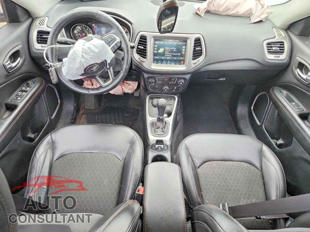JEEP COMPASS 2018 - 3C4NJDBB1JT178366