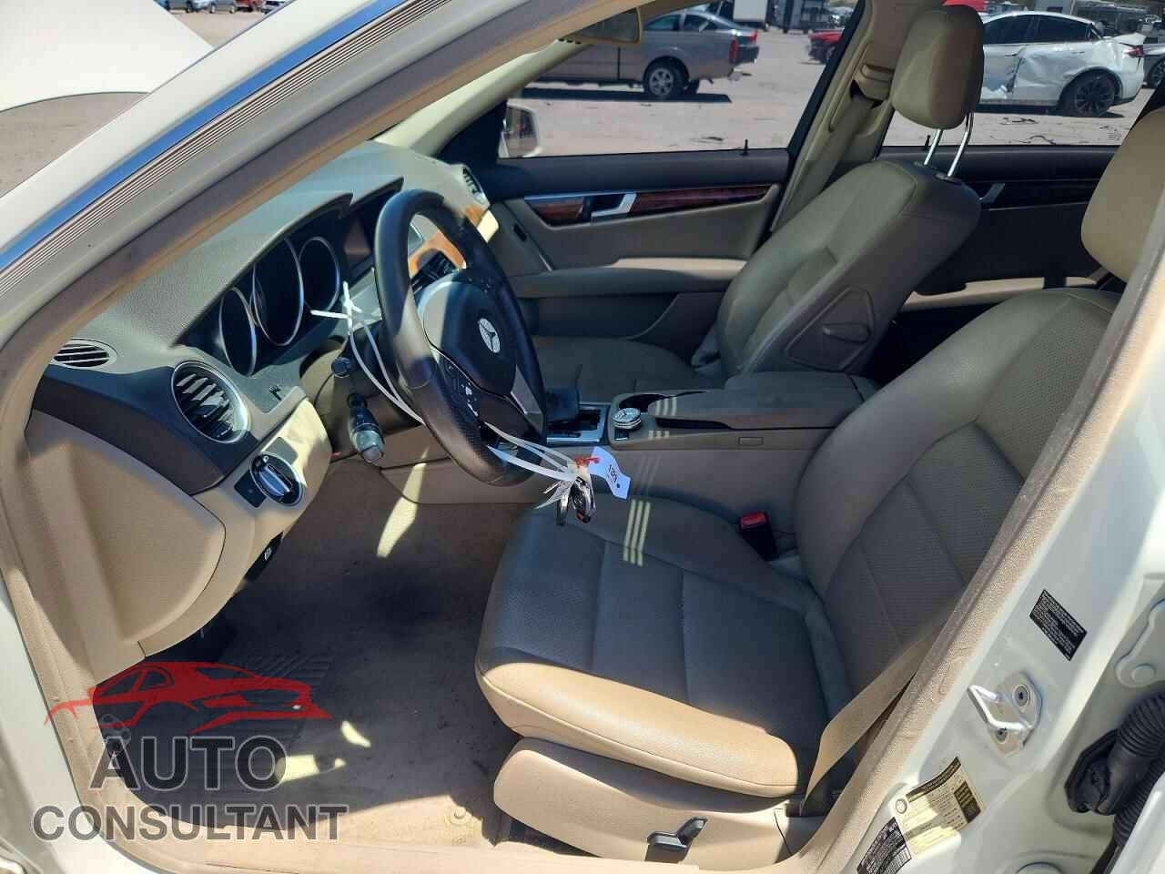 MERCEDES-BENZ C-CLASS 2012 - WDDGF4HB6CA616879