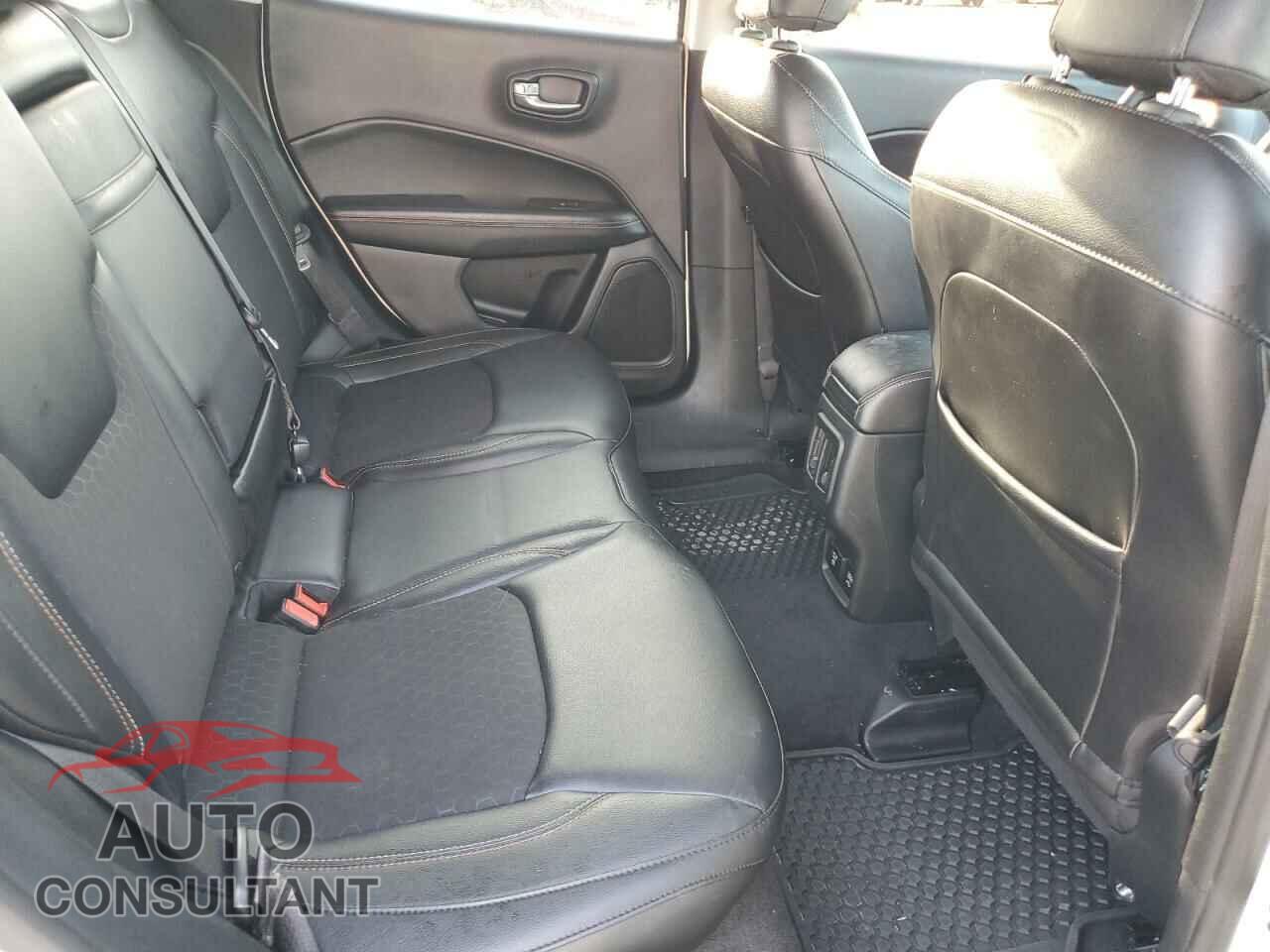 JEEP COMPASS 2018 - 3C4NJDBB1JT238209