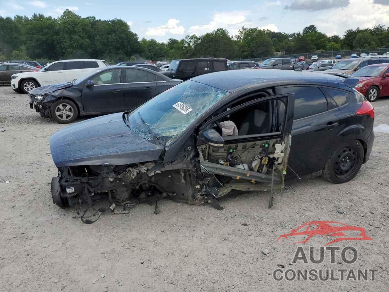 FORD FOCUS 2018 - 1FADP3L99JL219859
