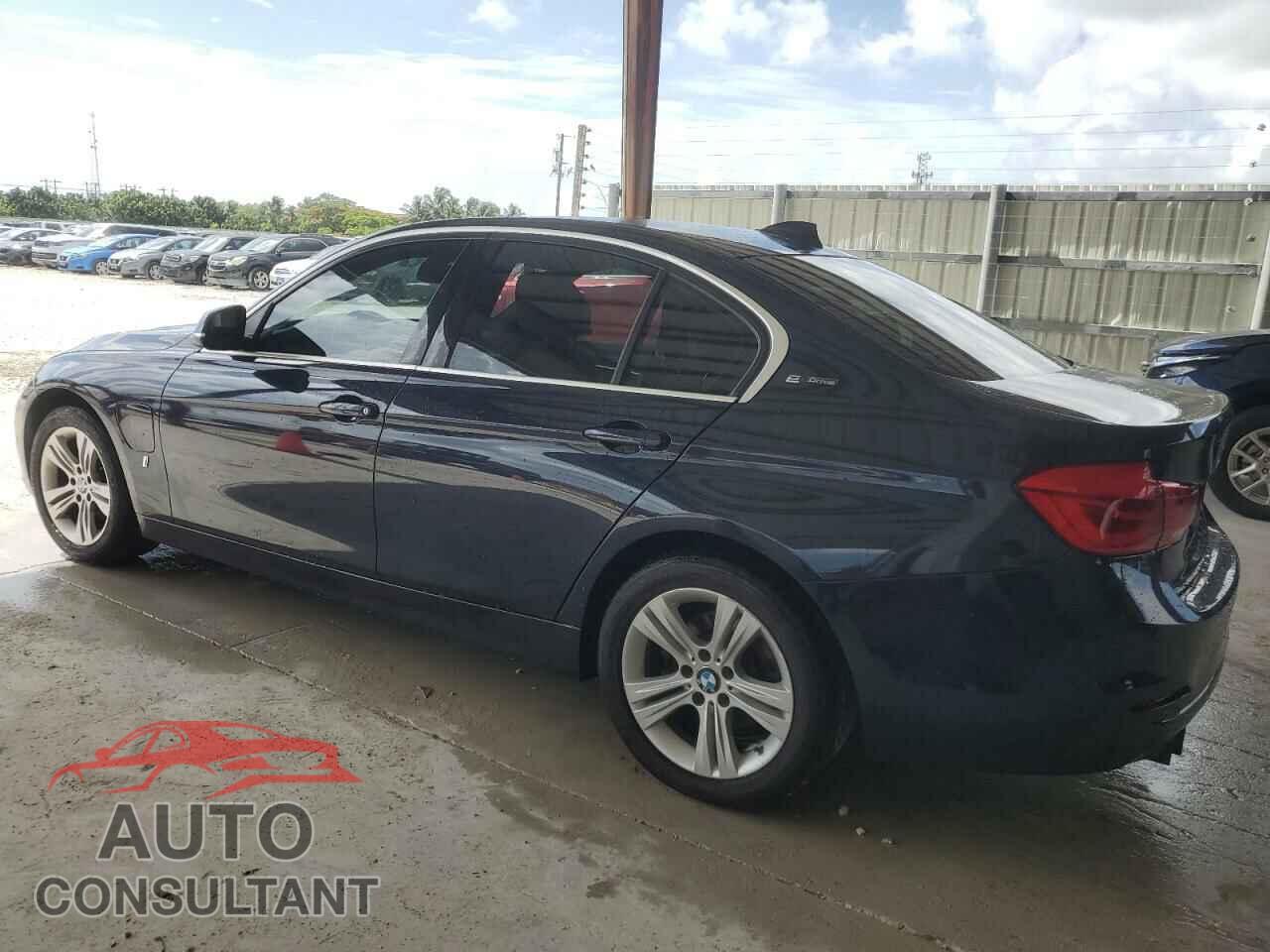 BMW 3 SERIES 2017 - WBA8E1C37HA156247