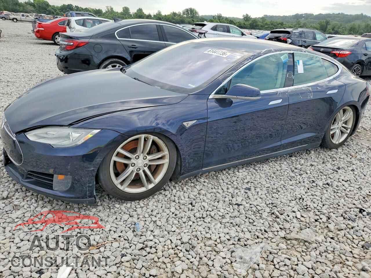 TESLA MODEL S 2013 - 5YJSA1CG2DFP03773