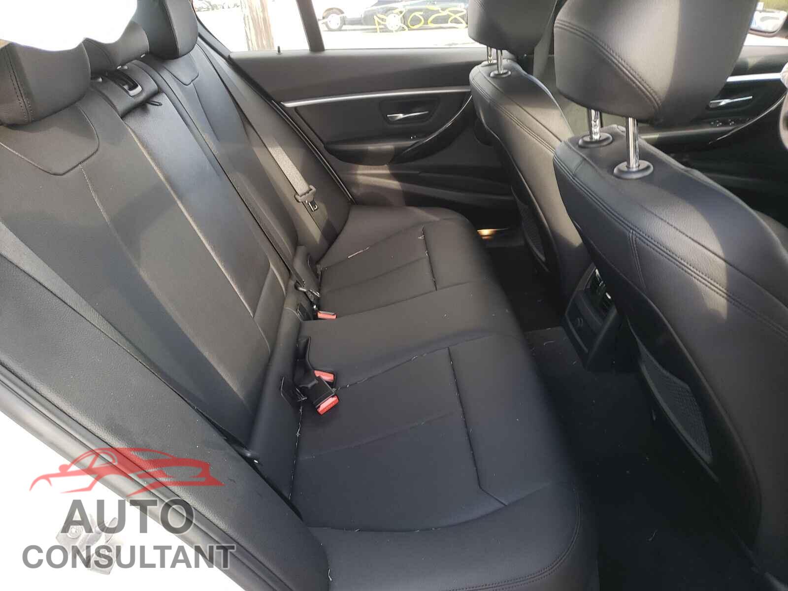 BMW 3 SERIES 2016 - WBA8E9G51GNU27689
