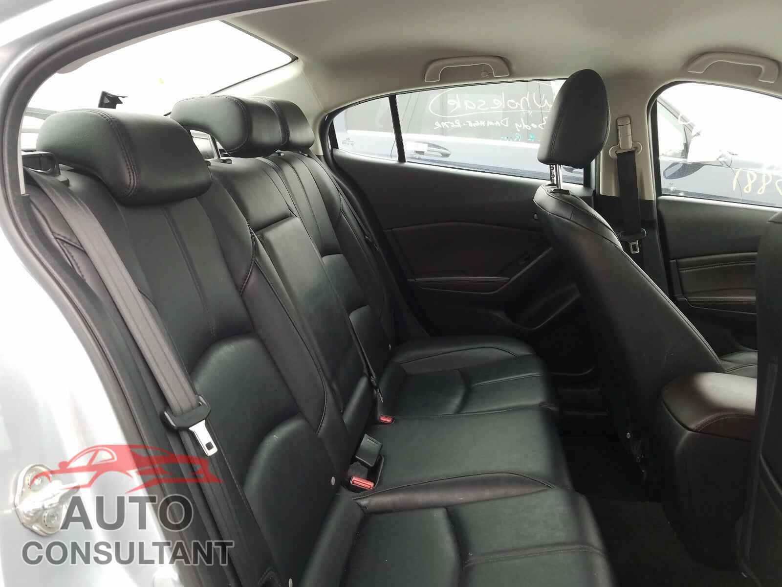 MAZDA 3 2018 - 3MZBN1V36JM178915